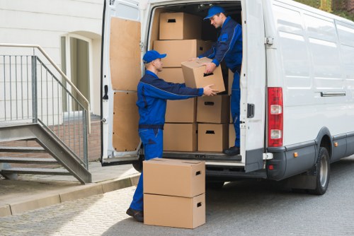 Clean and secure storage unit for short-term storage in Bigginhill
