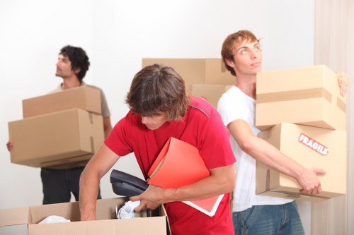 Home moving boxes and furniture relocation in Bigginhill